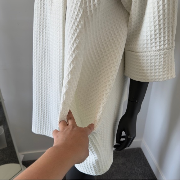 Joseph Ribkoff White Textured Coat Dress โ Size 8 (CAN/USA) - Picture 2 of 13